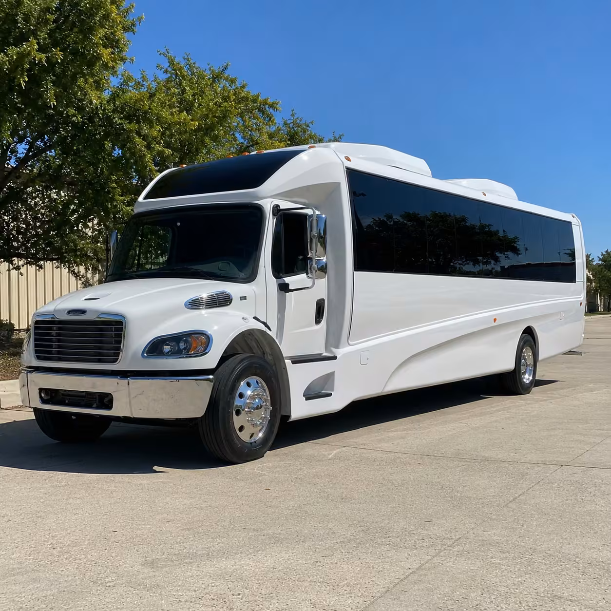 15 35 passenger minibus
