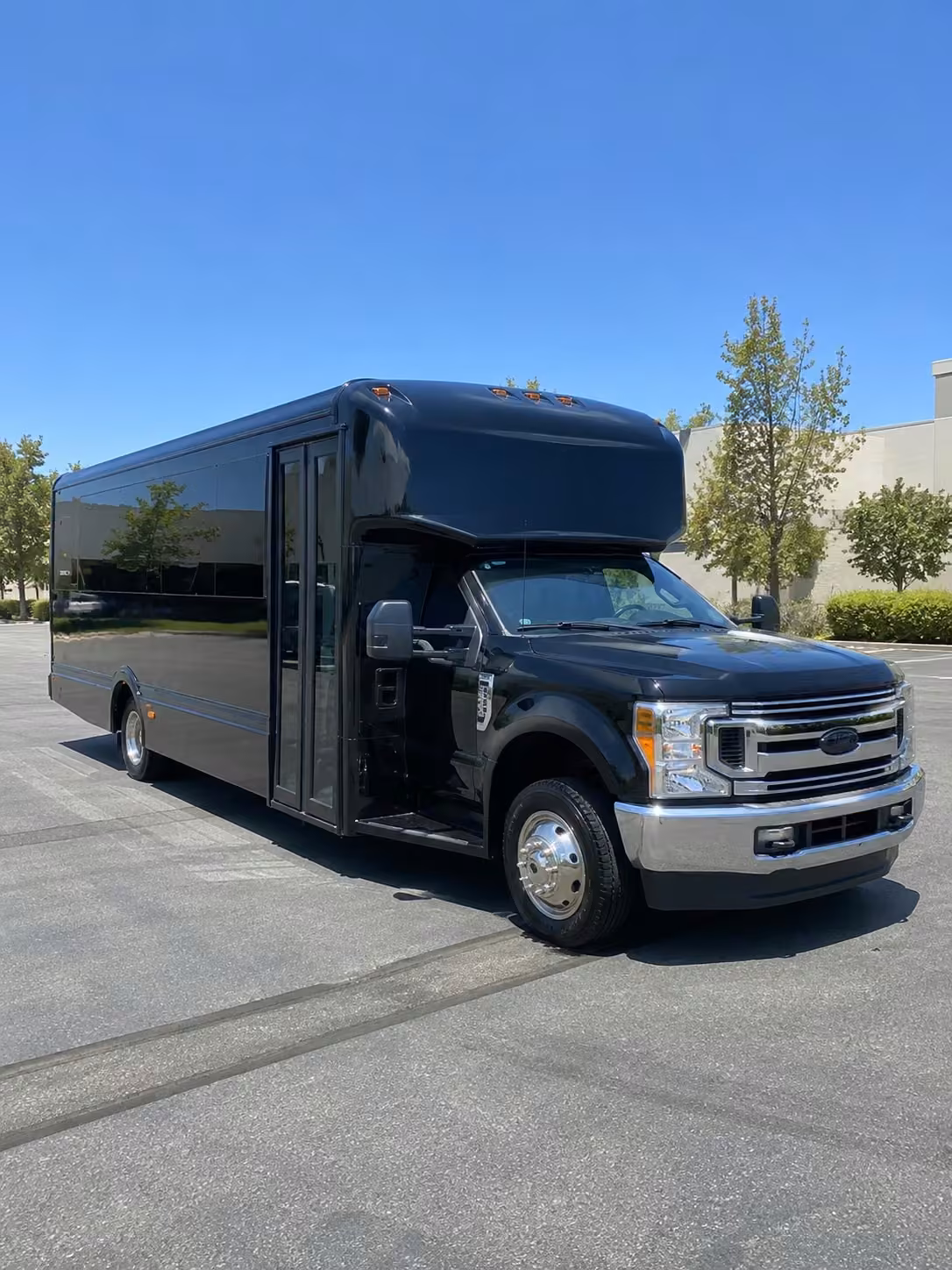 18 passenger party bus