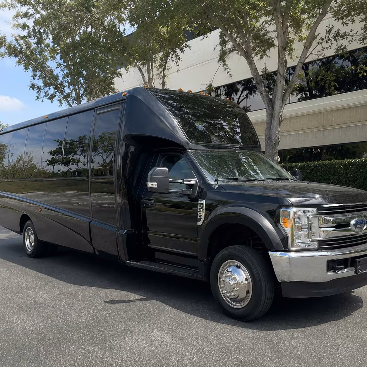 25 passenger party bus